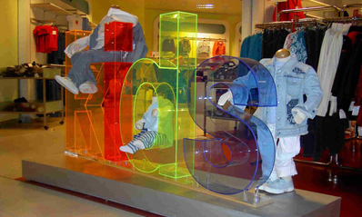 Perspex® Fluorescent attracts young shoppers