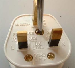three pin plug