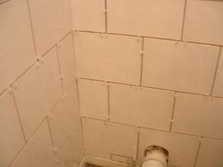 tile spacers between tiles