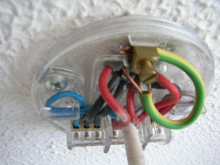 Looped-in lighting wiring - the ceiling rose